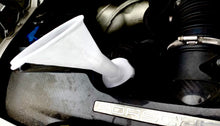 Load image into Gallery viewer, Cypher No-Hands Oil Funnel